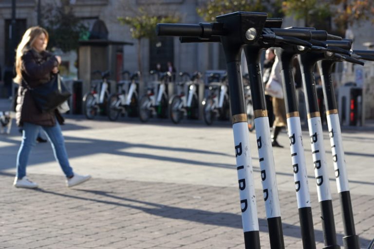 Los patinetes eléctricos de alquiler de Madrid serán menos y todos ...