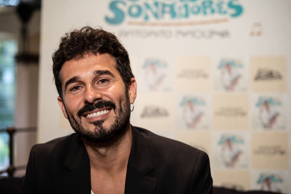 Entrevista a Antoñito Molina cantante El Club de los Soñadores