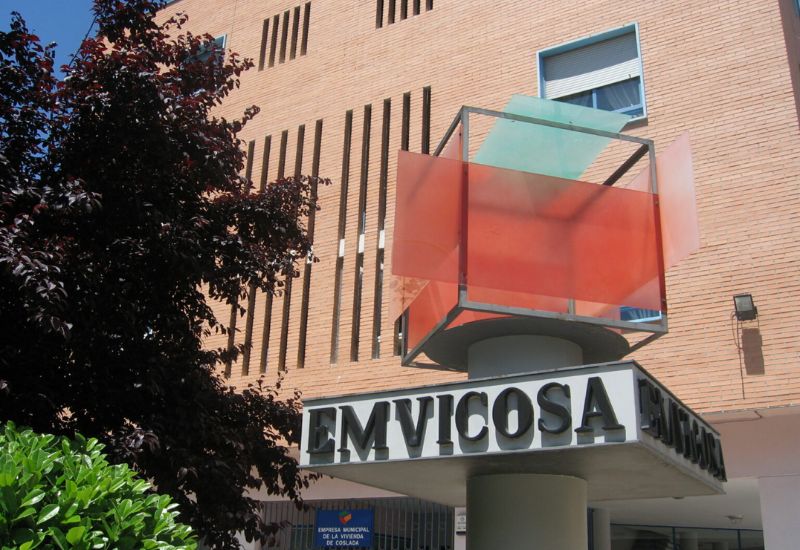 La Bolsa de Vivienda Joven en Alquiler entrega un nuevo piso a una joven de Coslada