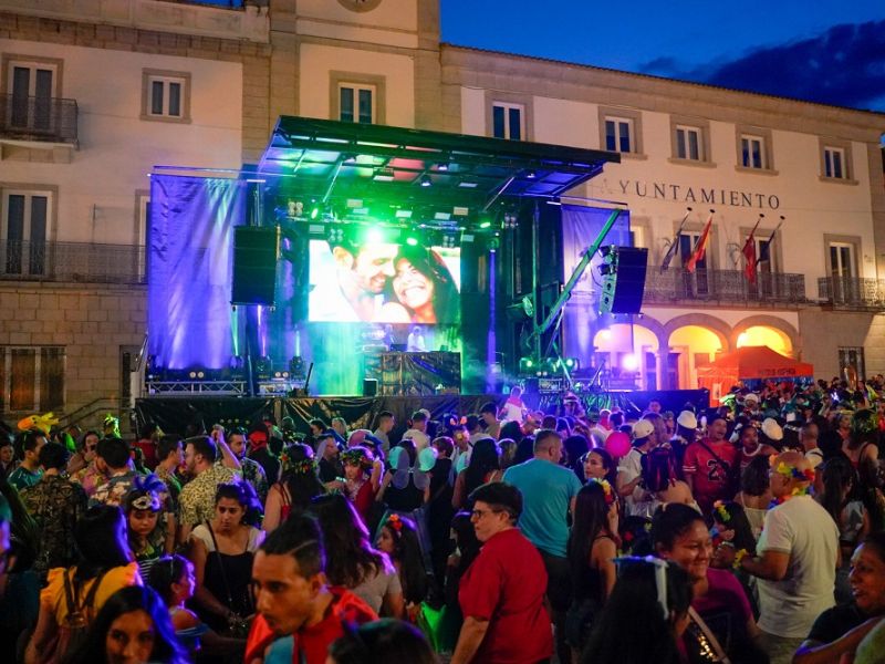 Colmenar Viejo celebra una nueva edición de su Carnaval de Verano con el tradicional desfile